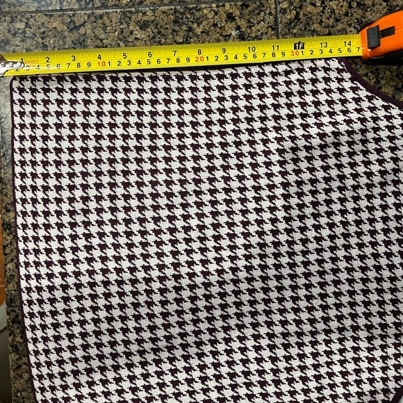 Ann Taylor Sleeveless turtleneck sweater.  New with tags. - Picture 3 of 4